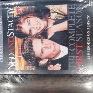 Sit com 24 episodes Ned and Stacey the complete first season.